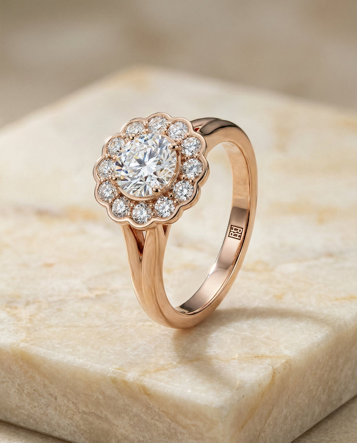 ตัวเรือนแหวนหมั้นเพชร Nera ทรงกลม ฝังหนาม ทองคำชมพู 14K จาก RockHer