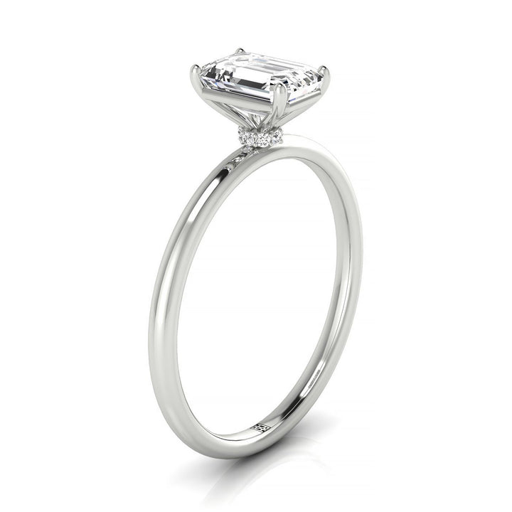 แหวนหมั้นเพชรเม็ดเดี่ยวแพลทินัมพร้อมฮาโลซ่อนและเพชรรูปกลม 8 กรง