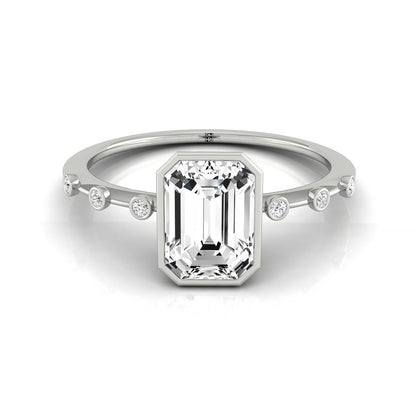 ตัวเรือนแหวนหมั้นเพชร Brandi ทรงมรกต ทองคำขาว 18K จาก RockHer
