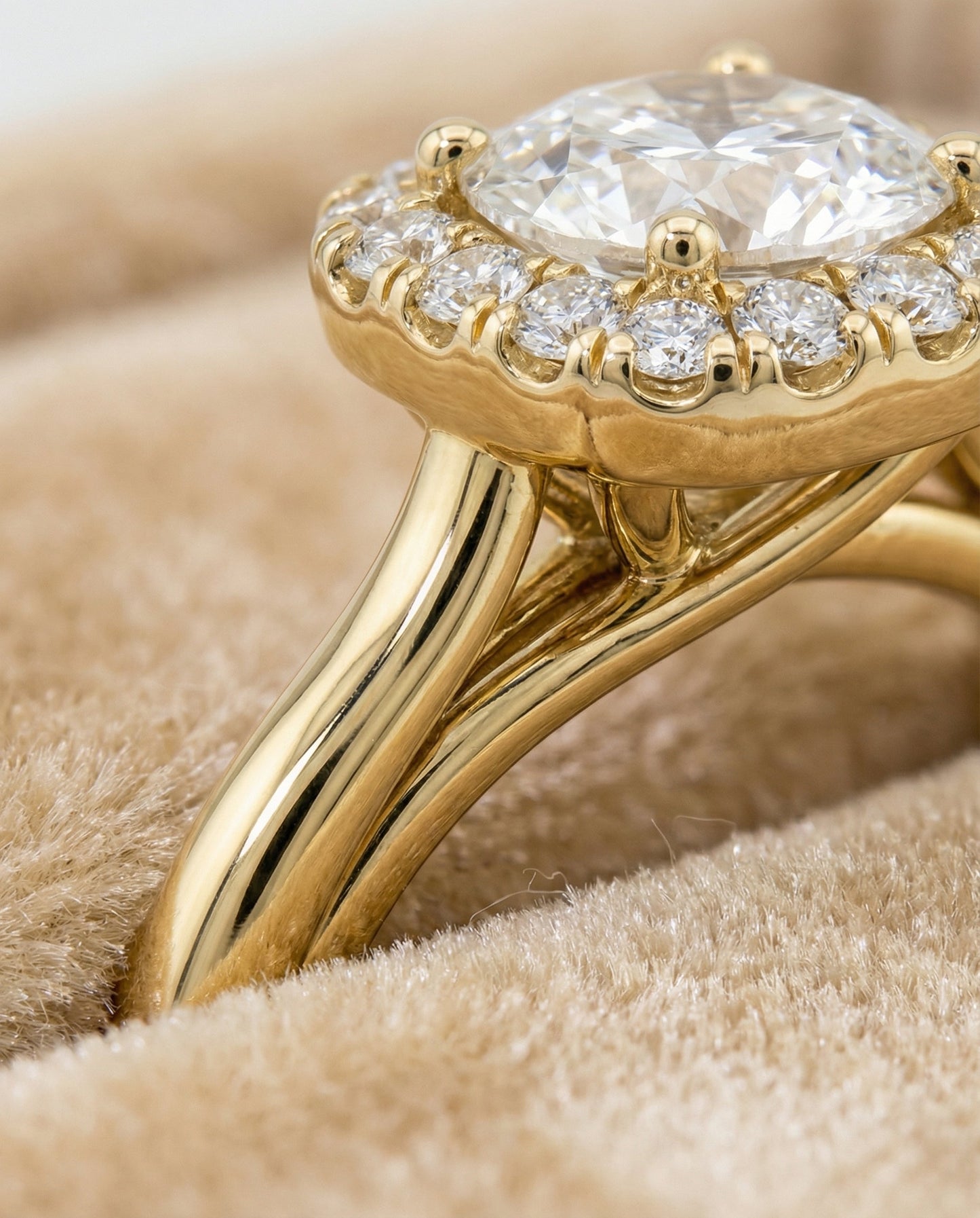 High Polish Simple Halo Cushion, in 18K Yellow Gold, prong setting – detail view | RockHer