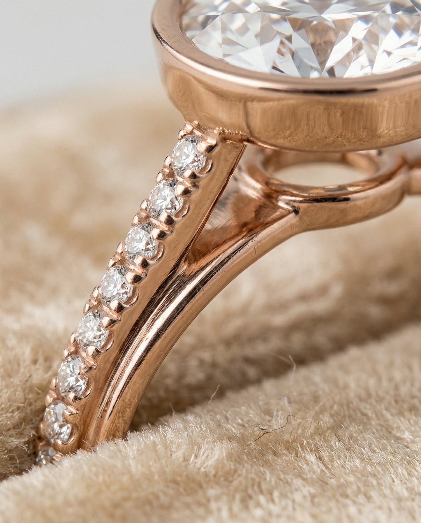 Round Brilliant, Linear Bezel Pavé, in 14K Rose Gold – detail view | RockHer