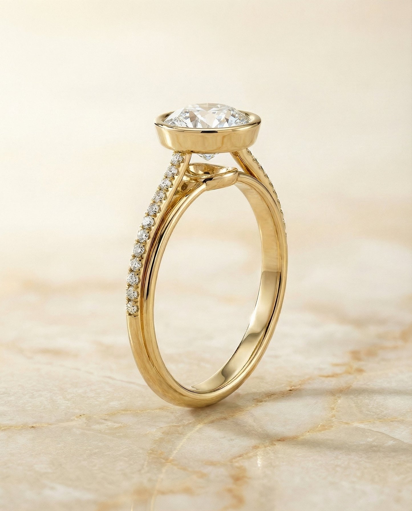 Round Brilliant, Linear Bezel Pavé, in 18K Yellow Gold – side profile | RockHer