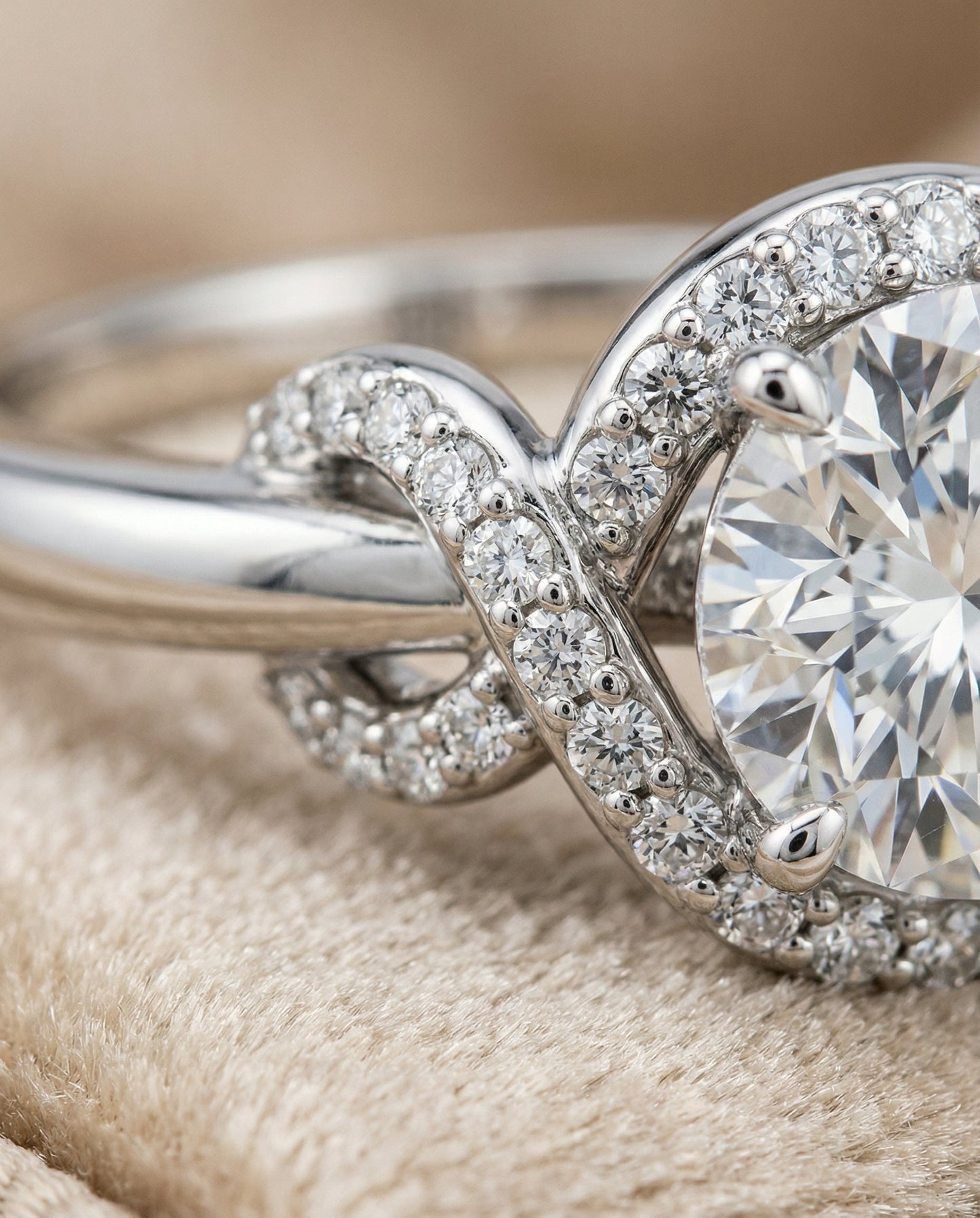 Round Brilliant, Love Knot Halo, in Platinum, pave setting – detail view | RockHer