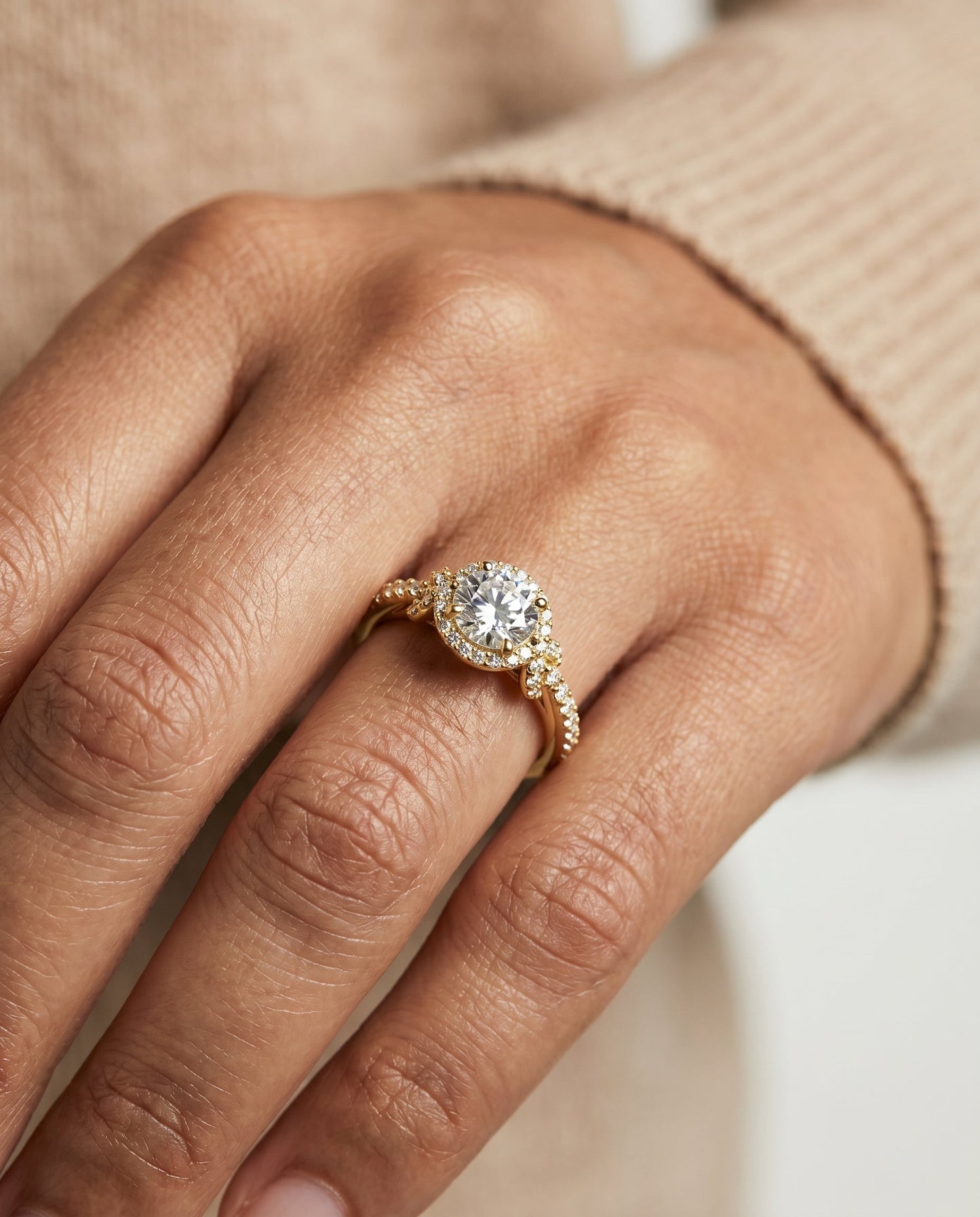 Round Brilliant, Love Knot Pavé Halo, in 18K Yellow Gold, pave setting – lifestyle shot | RockHer