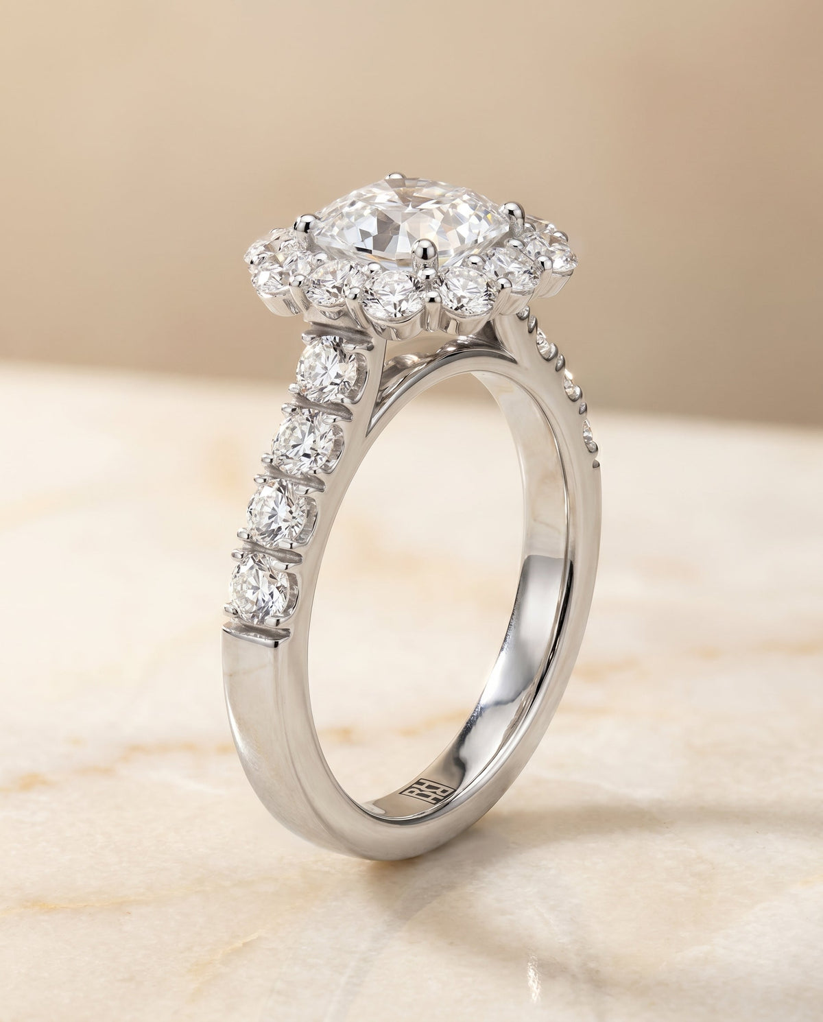 ตัวเรือนแหวนหมั้นเพชร Alannah ทรงแอชเชอร์ ฝังหนาม ทองคำขาว 18K จาก RockHer