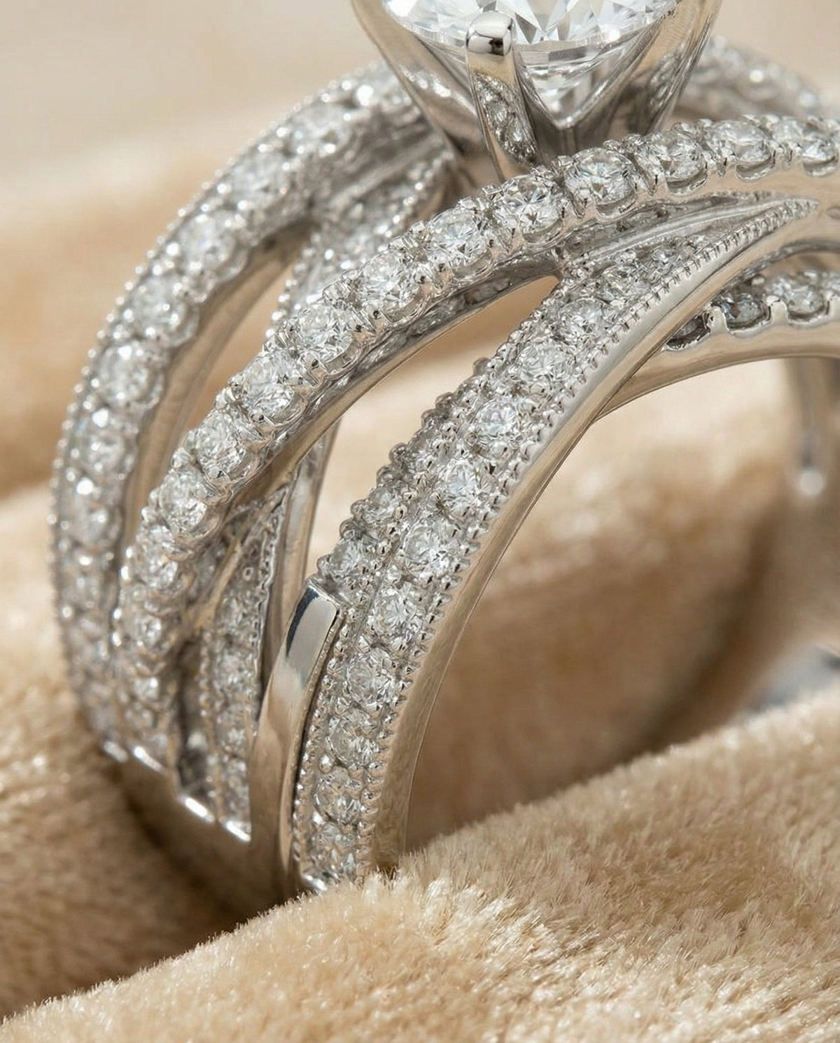 ตัวเรือนแหวนหมั้นเพชร Violetta ทรงกลม ทองคำขาว 18K จาก RockHer
