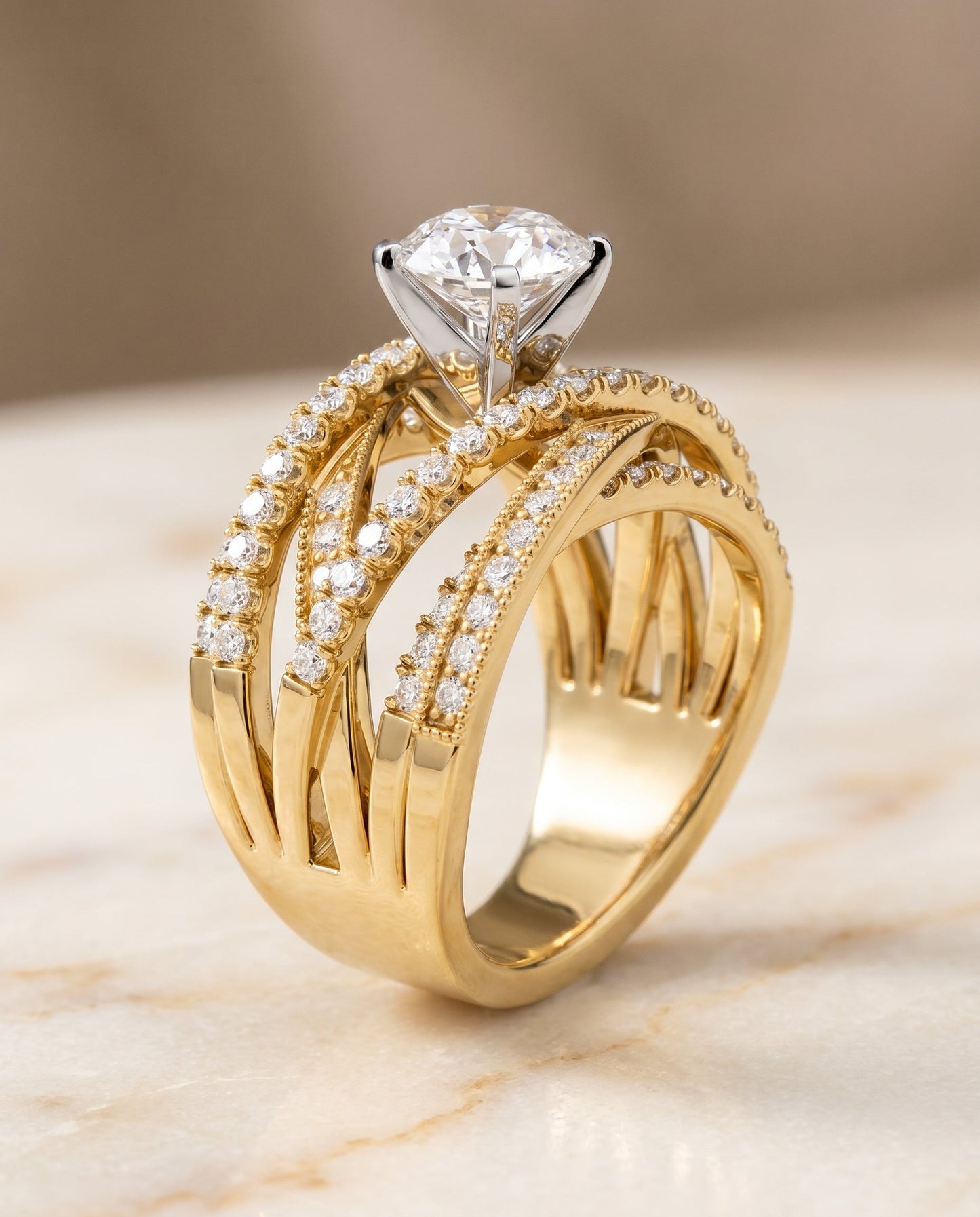 ตัวเรือนแหวนหมั้น Violetta สำหรับเพชรทรงกลม ตัวเรือนทอง 18K Yellow Gold