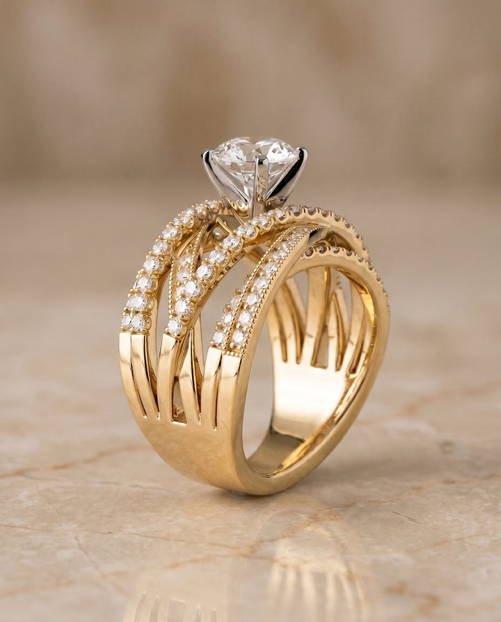 ตัวเรือนแหวนหมั้น Violetta สำหรับเพชรทรงกลม ตัวเรือนทอง 18K Yellow Gold