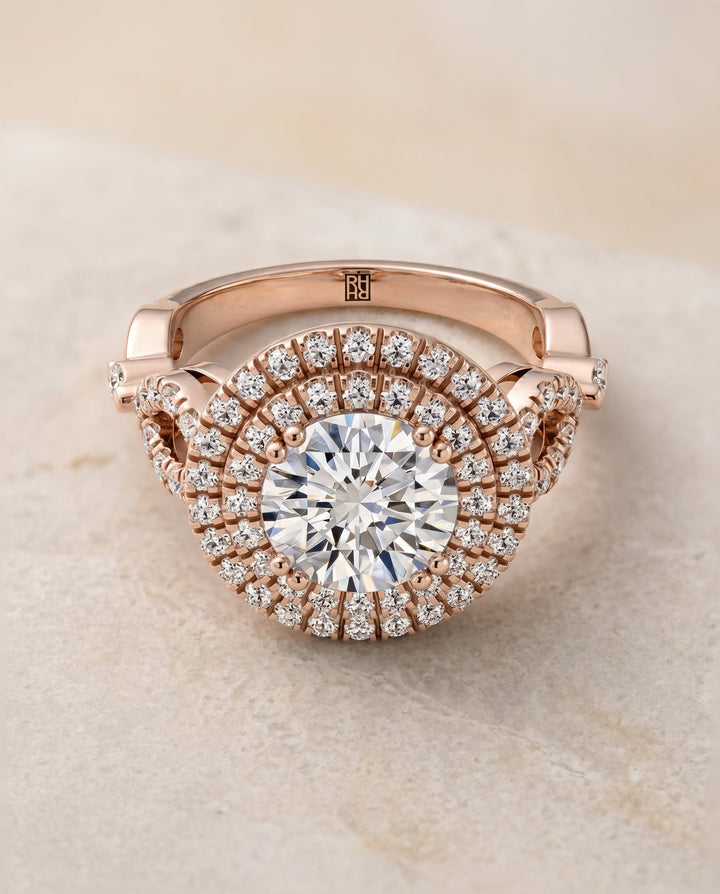 ตัวเรือนแหวนหมั้นเพชร Calypso ทรงกลม ฝังปาเว่ ทองคำชมพู 14K จาก RockHer