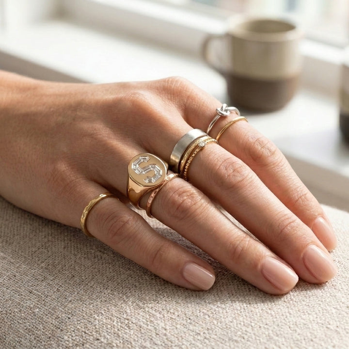 แหวนตราเพชรแล็บ ทรงรี ตัวเรือนทองคำชมพู 14K จาก RockHer
