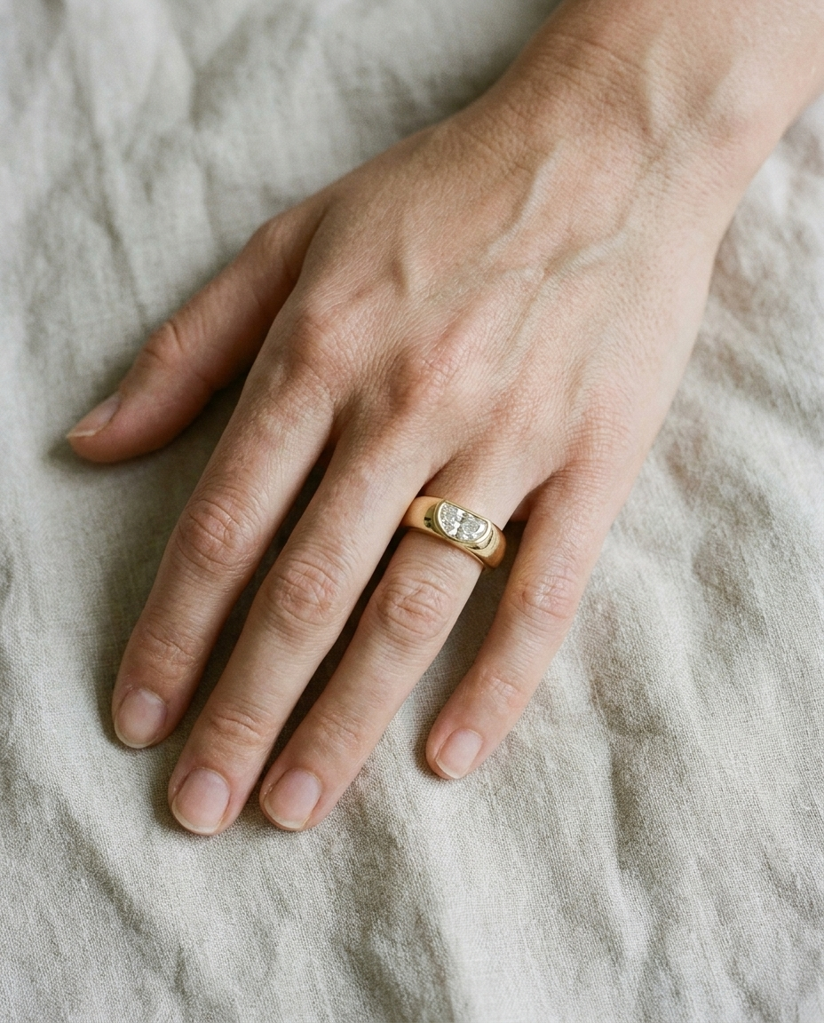 The Remi Select — Bezel-Set Cigar Band Half Cut in 18K Yellow Gold