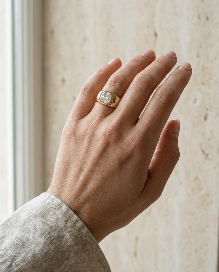 The Remi Select — Bezel-Set Cigar Band Hexagonal in 18K Yellow Gold