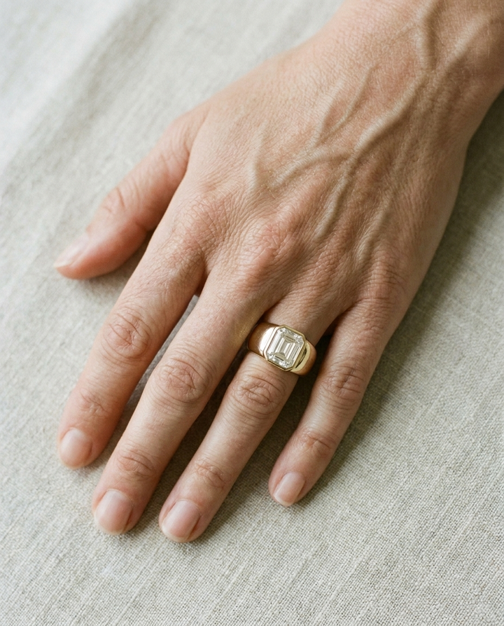 The Remi Select — Bezel-Set Cigar Band Square Emerald in 18K Yellow Gold