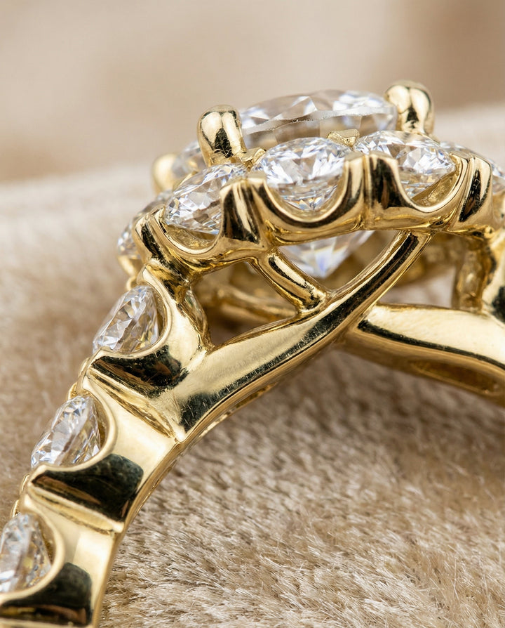 Round Brilliant, Shared Prong Halo Linear Band, in 18K Yellow Gold – detail view | RockHer