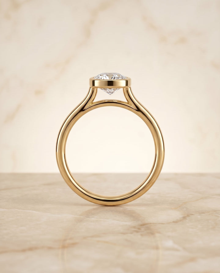 ตัวเรือนแหวนหมั้น Duran Bezel Solitaire สำหรับเพชรทรง Cushion ทำจากทอง 18K