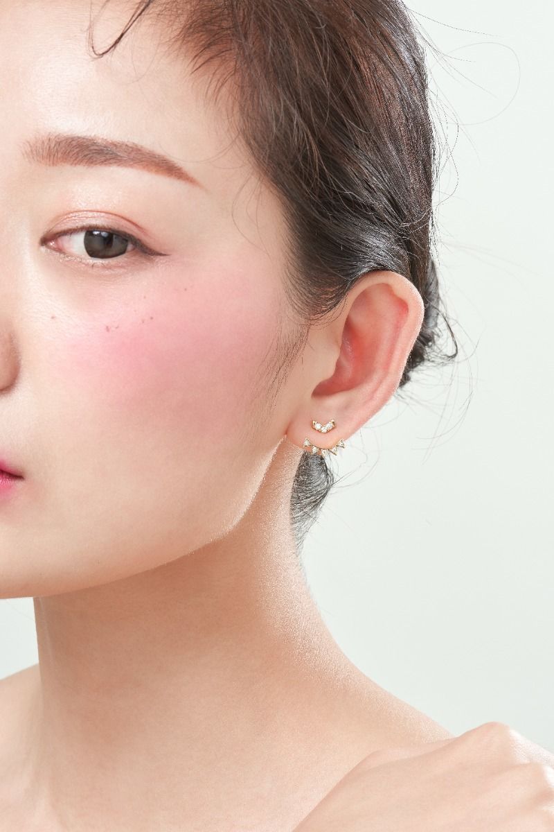 ROCKHER .925 เงินสเตอร์ลิง 'V' ประดับด้วยเพชรสังเคราะห์แบบปาเว่ ต่างหูเจ็คเก็ตเจาะรูปรับได้พร้อมตุ้มหูแบบหนีบรูปตัว V ที่เข้าชุดกัน