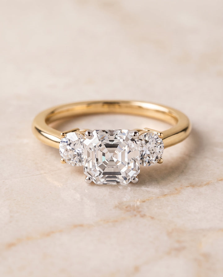 ตัวเรือนแหวนหมั้นเพชร Anita ทรงแอชเชอร์ ฝังหนาม ทองคำเหลือง 18K จาก RockHer