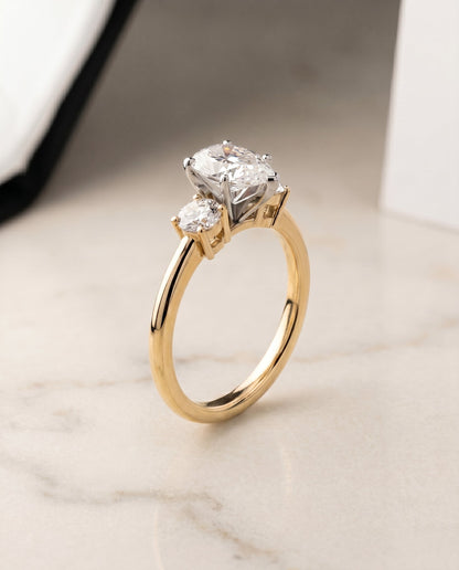ตัวเรือนแหวนหมั้นเพชร Anita ทรงหยดน้ำ ฝังหนาม ทองคำเหลือง 18K จาก RockHer