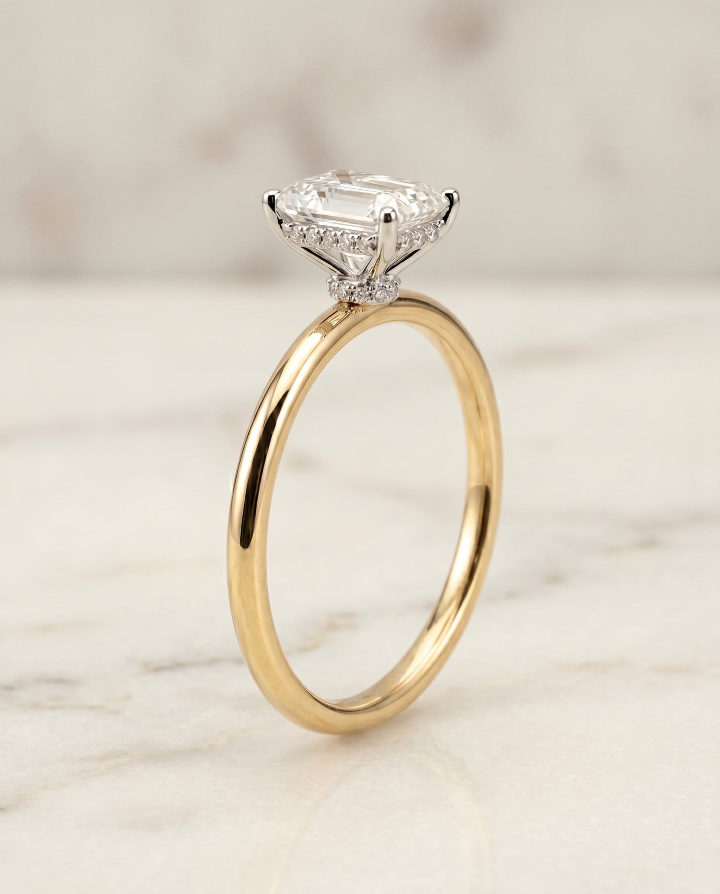 ตัวเรือนแหวนหมั้น Dolly Hidden Halo Solitaire สำหรับเพชรทรง Radiant ทองคำ 18K Yellow Gold