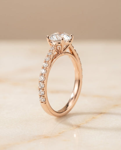 ตัวเรือนแหวนหมั้นเพชร Donna ทรงกลม ฝังปาเว่ ทองคำชมพู 14K จาก RockHer