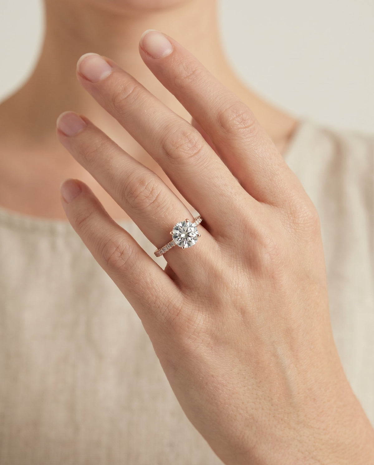 ตัวเรือนแหวนหมั้นเพชร Donna ทรงกลม ฝังปาเว่ ทองคำชมพู 14K จาก RockHer