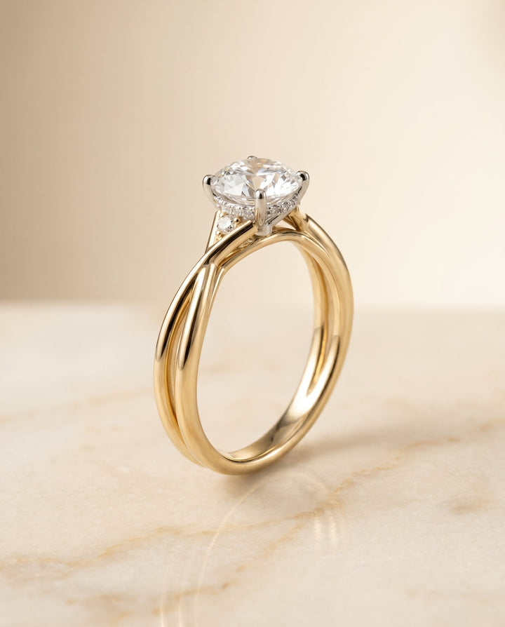 ตัวเรือนแหวนหมั้นเพชรทรงกลม Dusty Twisted Hidden Halo Solitaire ทำจากทองคำ 18K