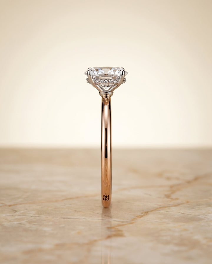 ตัวเรือนแหวนหมั้นเพชรทรงไข่ Eartha Hidden Halo Solitaire ทำจากทองชมพู 14K