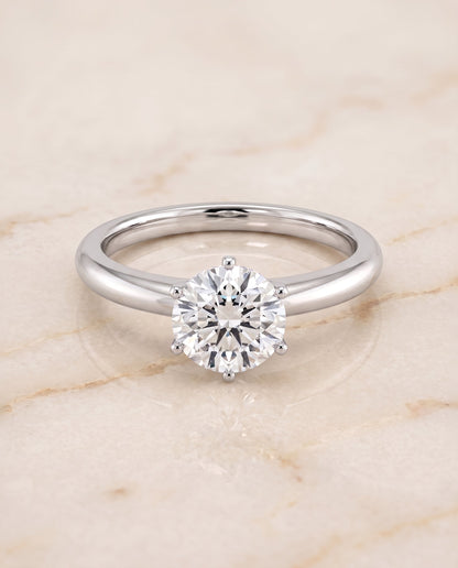 ตัวเรือนแหวนหมั้น Elsa ทรงกลม ฝังหนาม ทองคำขาว 18K จาก RockHer