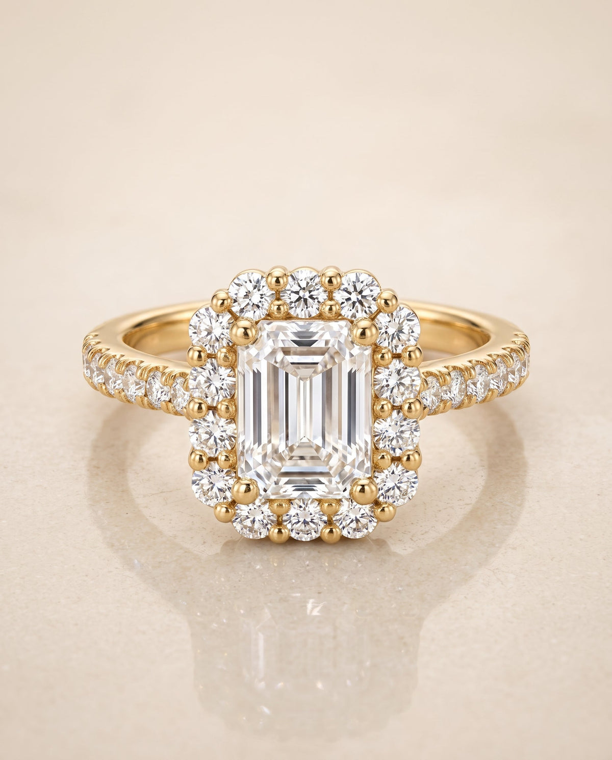 ตัวเรือนแหวนหมั้นเพชร Fiona ทรงมรกต ฝังหนาม ทองคำเหลือง 18K จาก RockHer