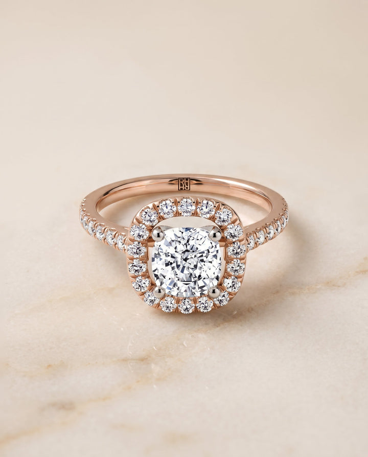 ตัวเรือนแหวนหมั้นเพชร Hymn ทรงคุชชั่น ฝังปาเว่ ทองคำชมพู 14K จาก RockHer