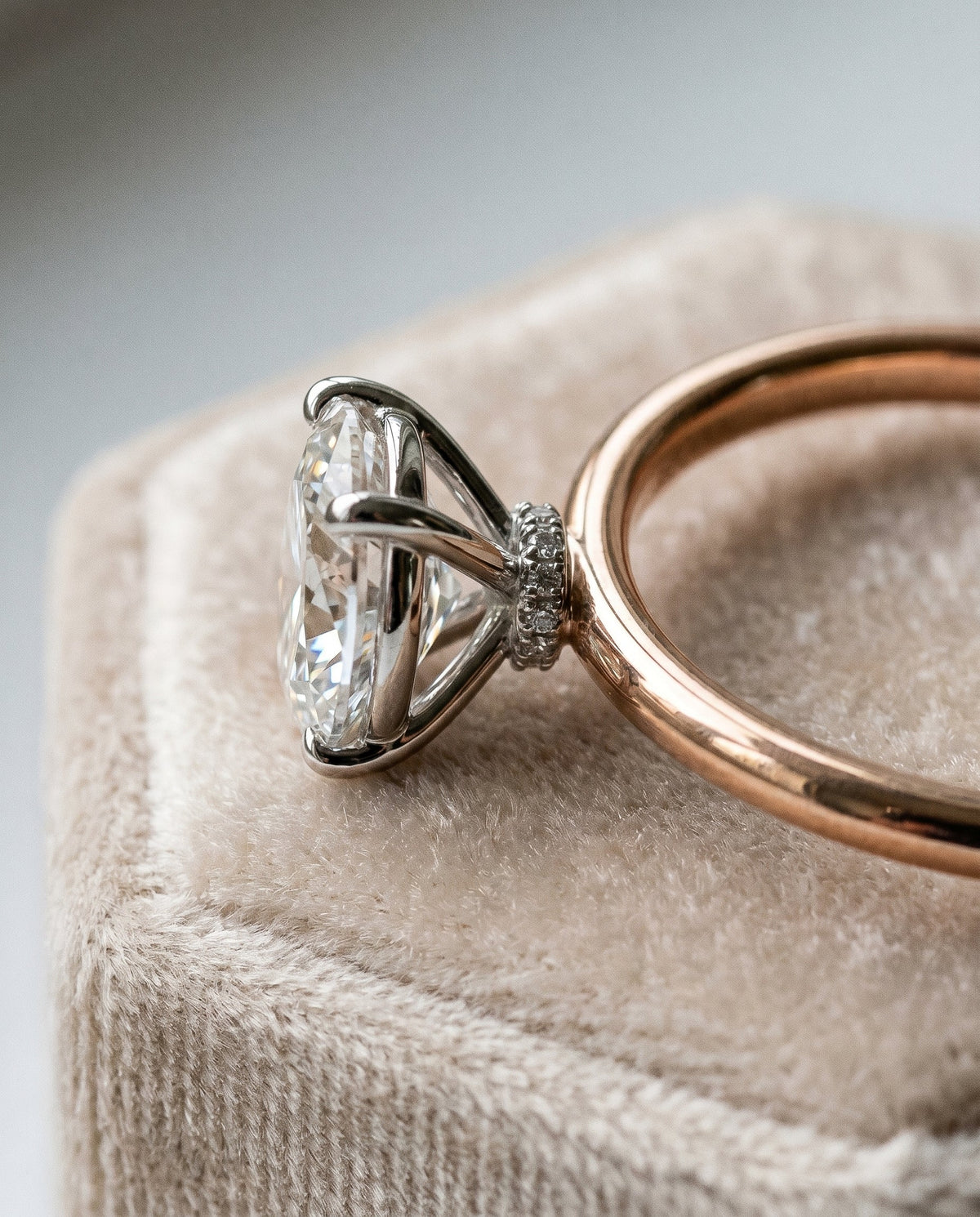 ตัวเรือนแหวนหมั้นเพชร Joni ทรงรี ทองคำชมพู 14K จาก RockHer