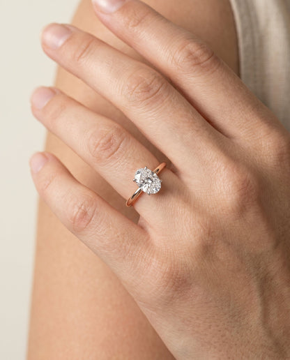 ตัวเรือนแหวนหมั้นเพชร Joni ทรงรี ทองคำชมพู 14K จาก RockHer