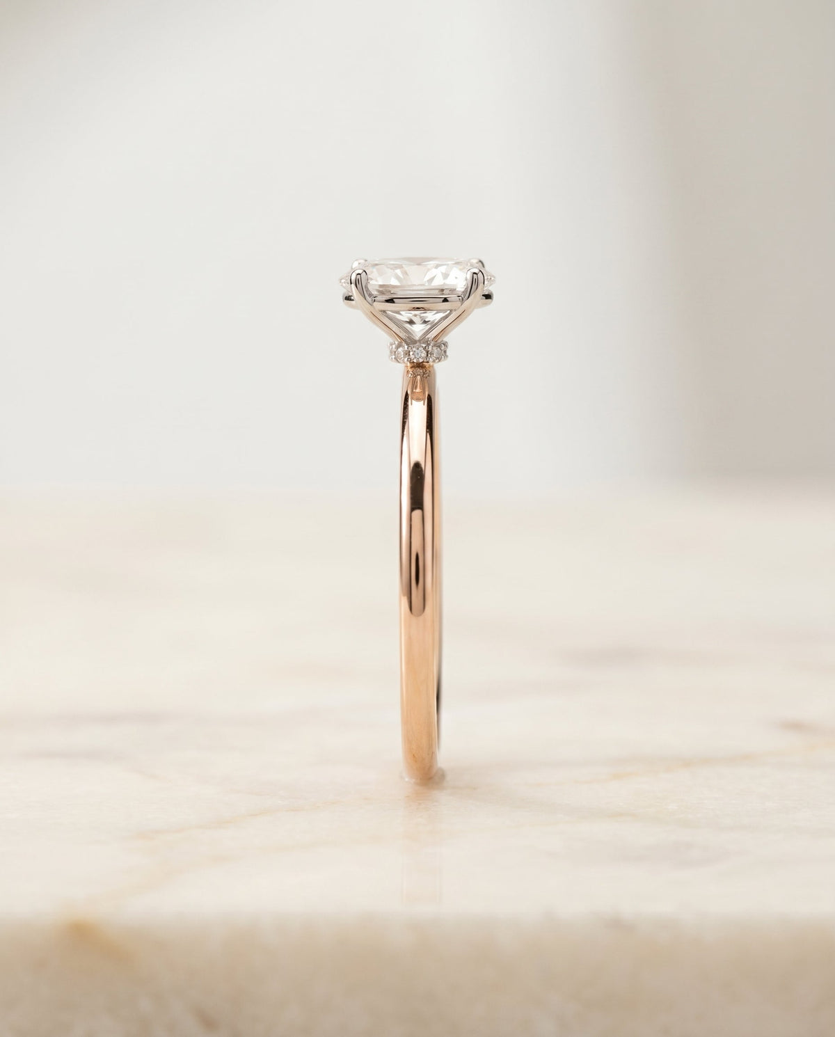 ตัวเรือนแหวนหมั้นเพชร Joni ทรงรี ทองคำชมพู 14K จาก RockHer