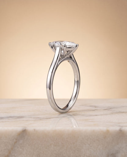 ตัวเรือนแหวนหมั้น Juliette ทรงมาคี ฝังหนาม ทองคำขาว 18K จาก RockHer