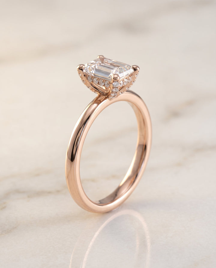 ตัวเรือนแหวนหมั้นเพชร Lana ทรงมรกต ฝังหนาม ทองคำชมพู 14K จาก RockHer