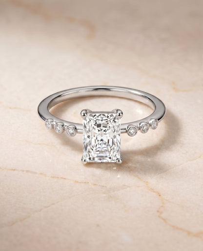 ตัวเรือนแหวนหมั้นเพชร Peggy ทรงเรเดียนท์ ทองคำขาว 18K จาก RockHer