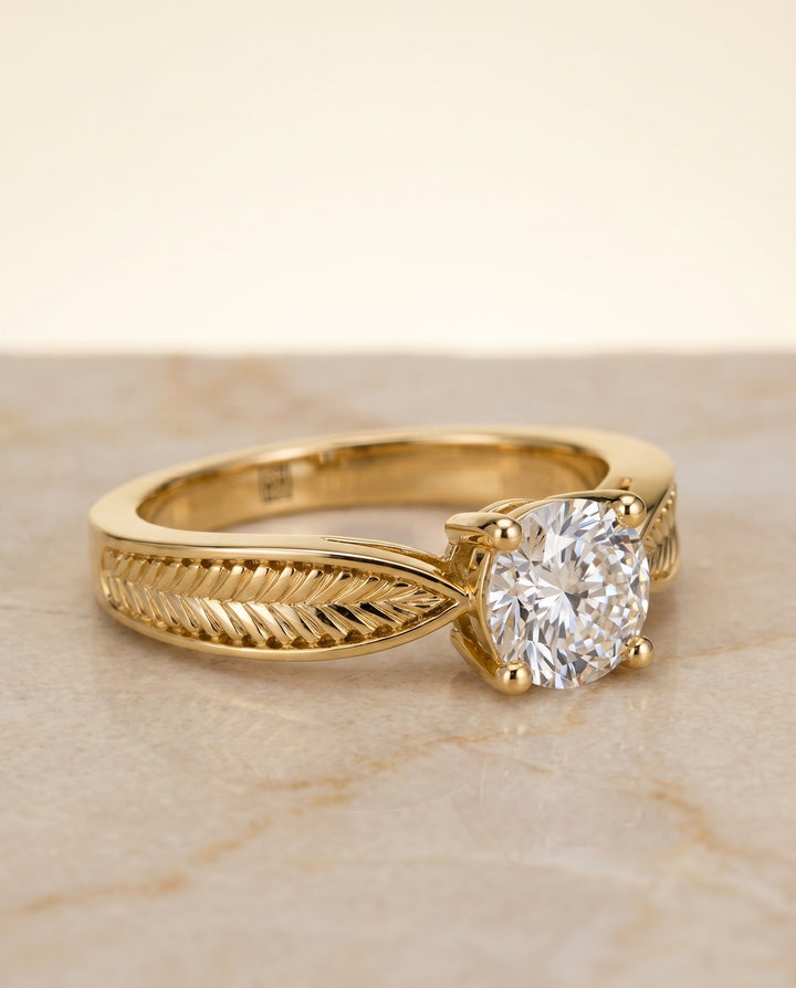ตัวเรือนแหวนหมั้น Roberta ทรงคุชชั่น ฝังหนาม ทองคำเหลือง 18K จาก RockHer