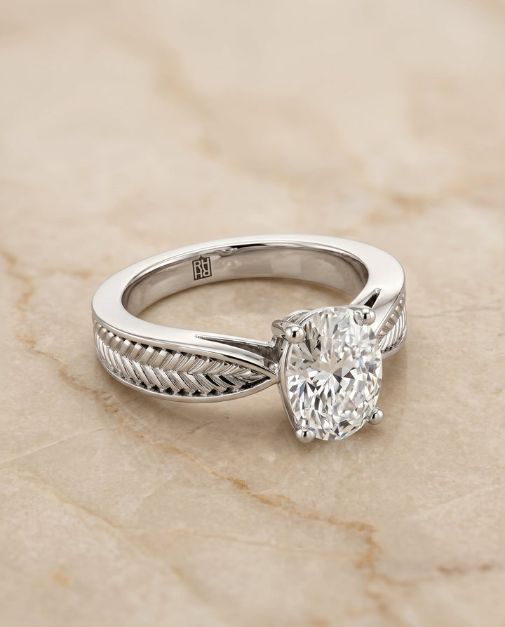 ตัวเรือนแหวนหมั้น Roberta ทรงรี ฝังหนาม ทองคำขาว 18K จาก RockHer