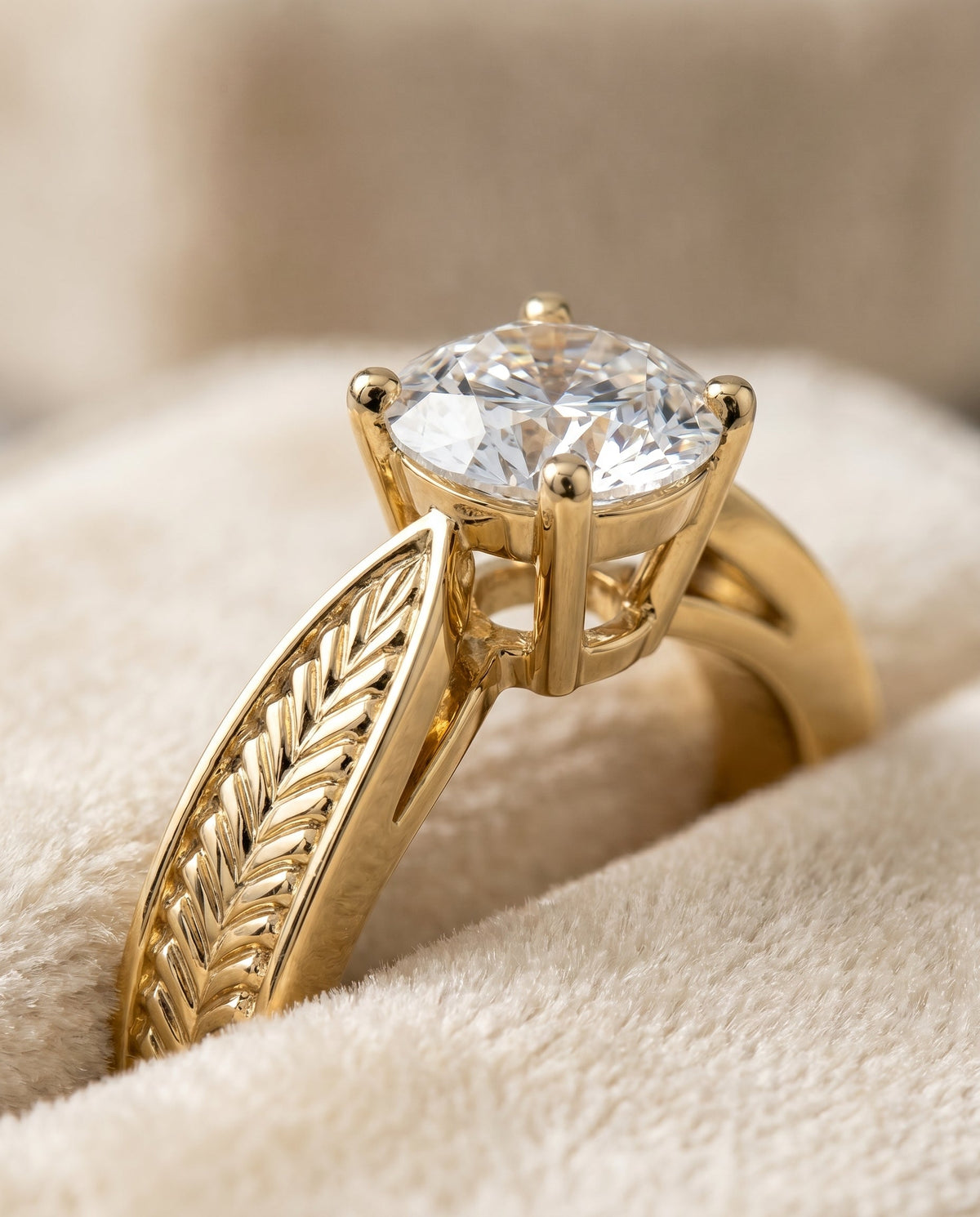 ตัวเรือนแหวนหมั้น Roberta ทรงกลม ฝังหนาม ทองคำเหลือง 18K จาก RockHer