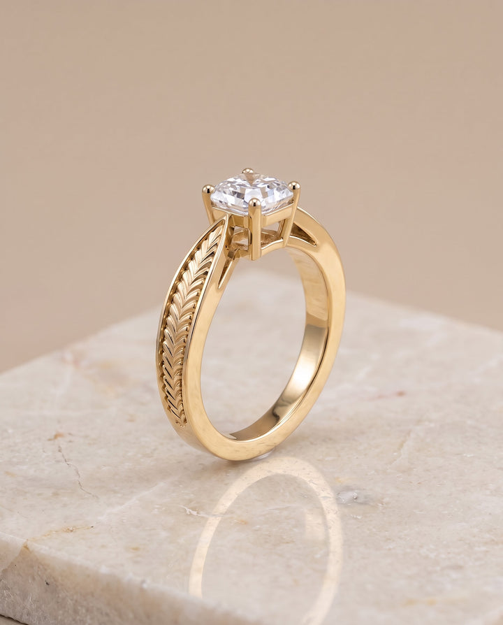 ตัวเรือนแหวนหมั้น Roberta ทรงแอชเชอร์ ฝังหนาม ทองคำเหลือง 18K จาก RockHer
