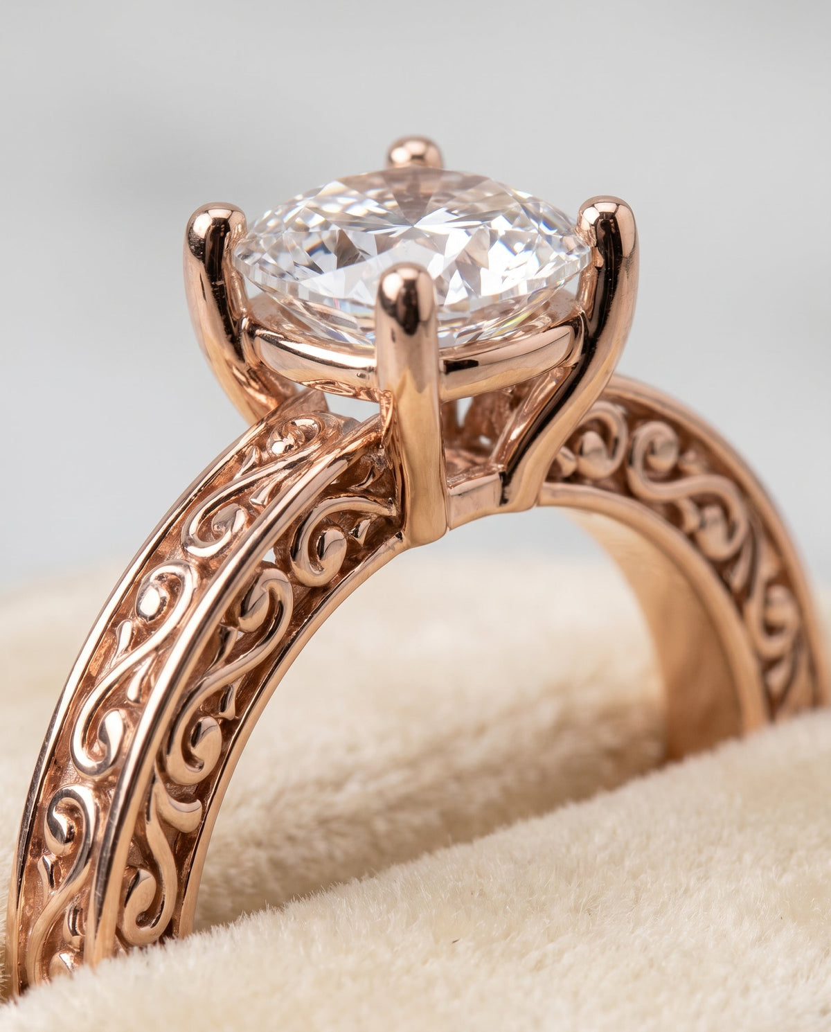 ตัวเรือนแหวนหมั้น Veronica ทรงคุชชั่น ทองคำชมพู 14K จาก RockHer