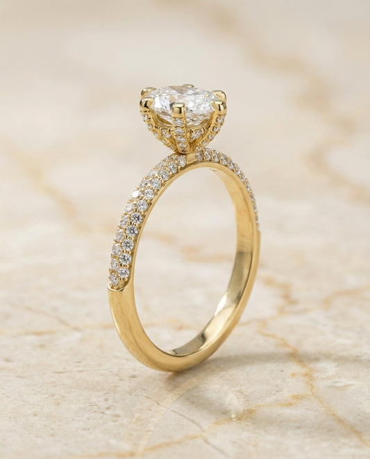 Daisy Select Oval engagement ring in 18K Yellow Gold