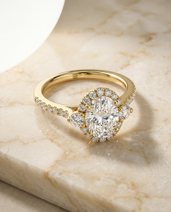 Ivy Select Oval engagement ring in 18K Yellow Gold