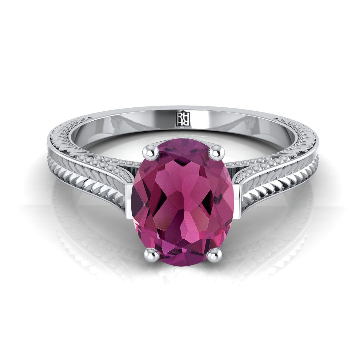 แหวนหมั้นเดี่ยวสไตล์วิกตอเรียโบสถ์โบราณแกะสลักด้วยมือประดับการ์เนตรูปไข่ทองคำขาว 18K